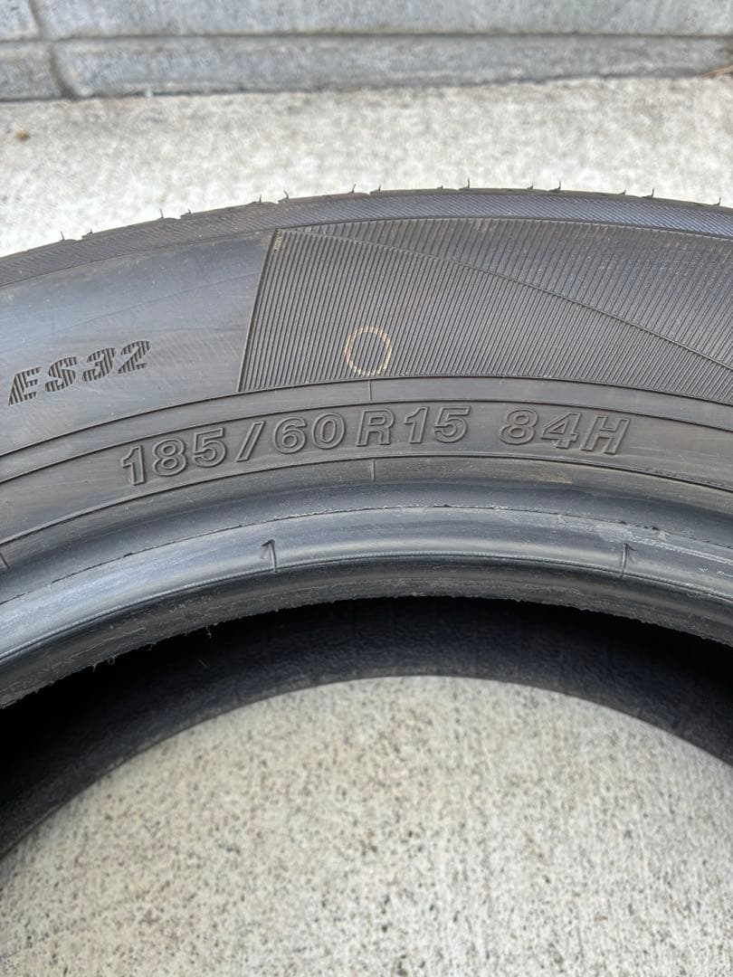 送料込み185/60r15YOKOHAMA ブルーアース25年製造4本セット