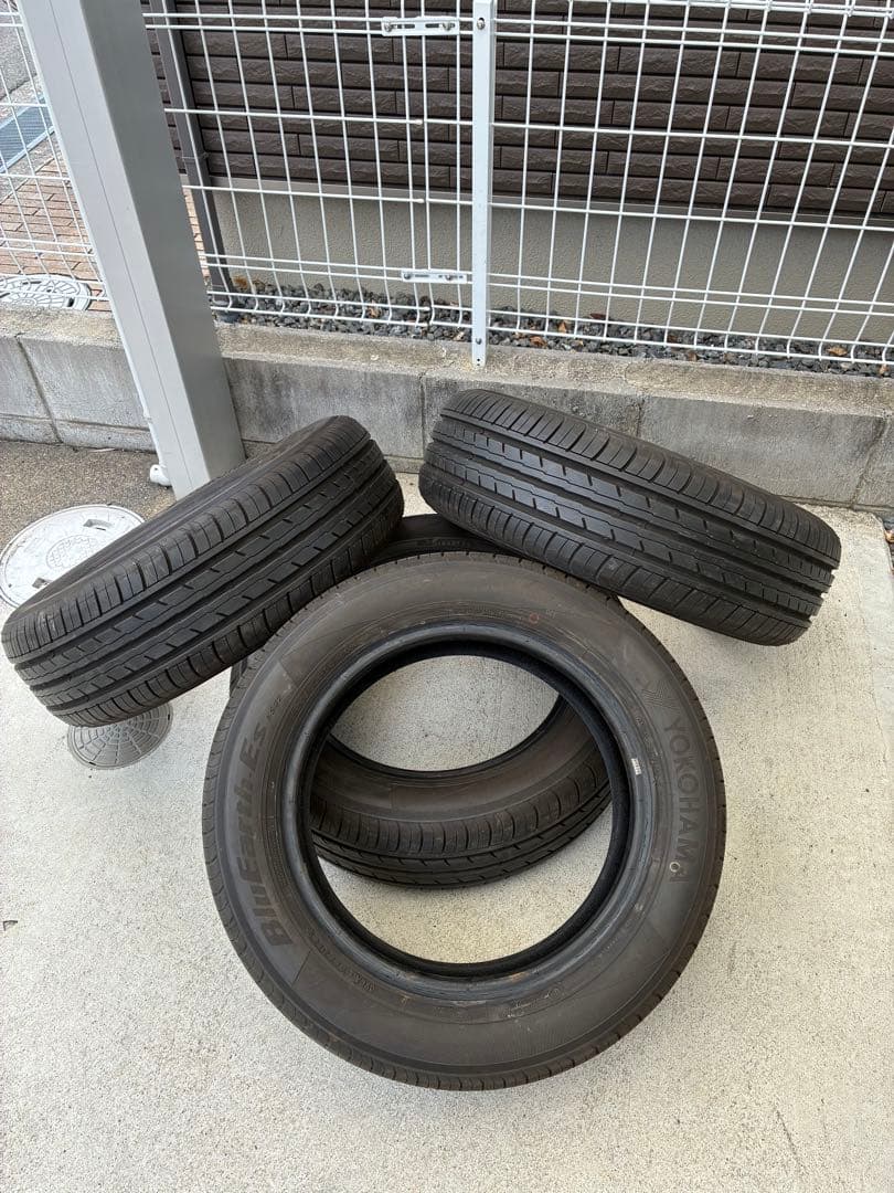 送料込み185/60r15YOKOHAMA ブルーアース25年製造4本セット