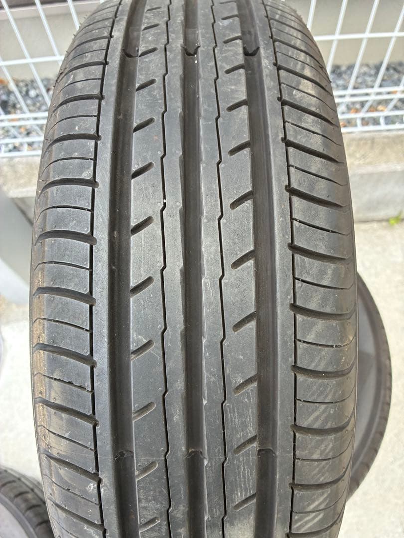 送料込み185/60r15YOKOHAMA ブルーアース25年製造4本セット