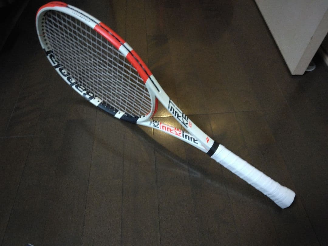 ガット新品！Babolat PURE STRIKE 100 硬式用テニスラケット