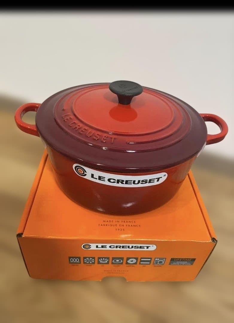新品未開封　ル・クルーゼホーロー鍋ココット・ロンド22cm　チェリーレッド