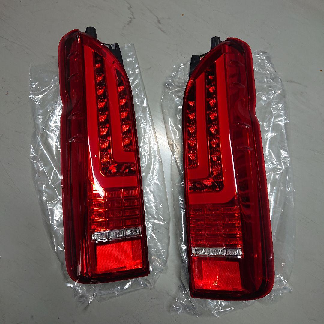 トムス ハイエース用テールレンズTTH-25