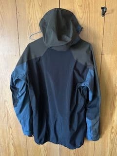 ピークパフォーマンスpeak performance teton jacket