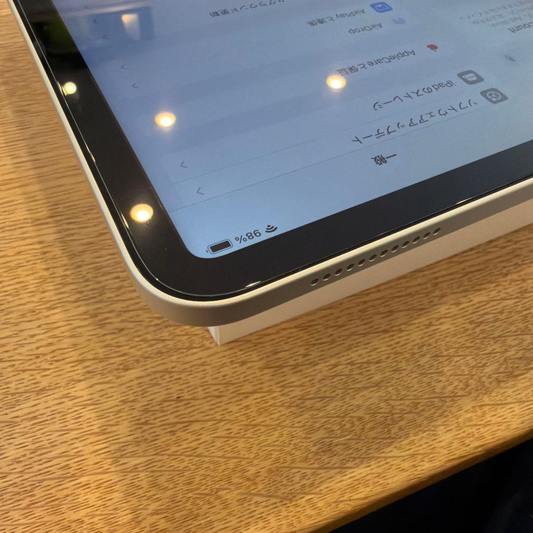 美品iPad 第10世代64GB シルバー　充電回数26回　バッテリー100％