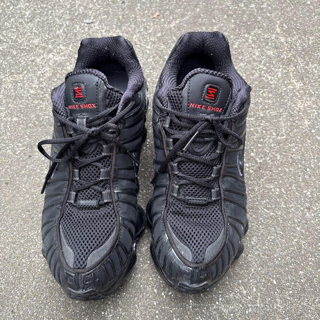 Nike Shox スニーカー ブラック
