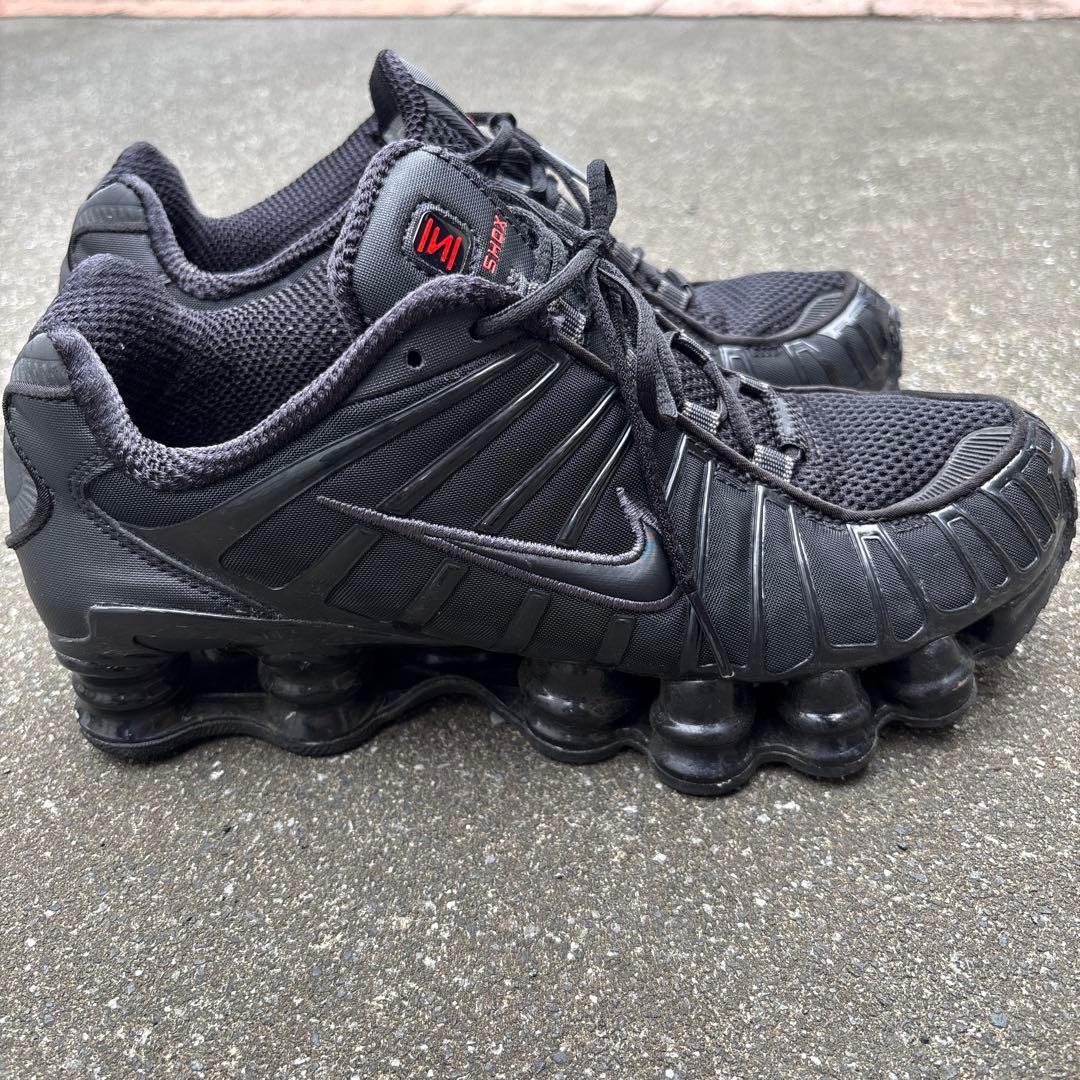 Nike Shox スニーカー ブラック
