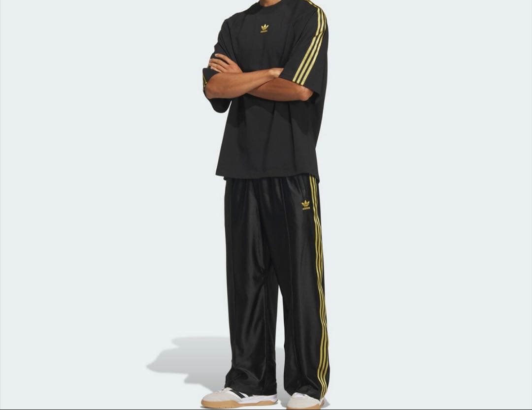 adidas トラックパンツ