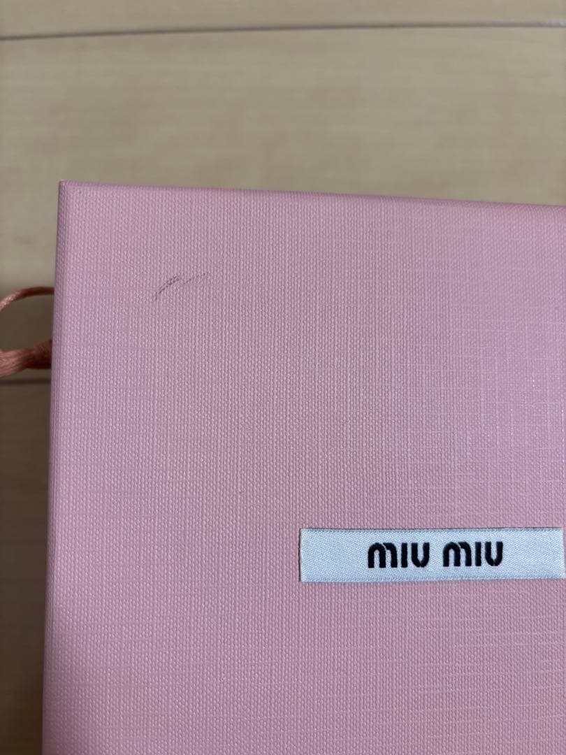 MIUMIU カチューシャ ヘアーバンド ホワイト
