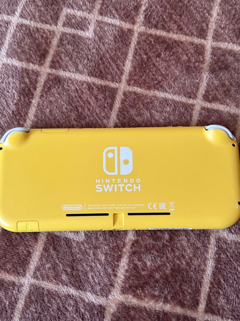 Nintendo Switch Lite 本体 イエロー　動作確認済　キズあり