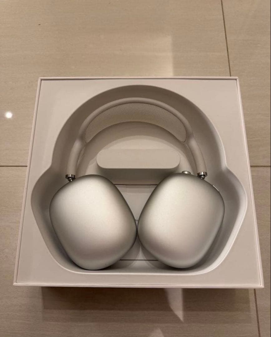 美品　Apple airpods Max Lightningモデル　シルバー