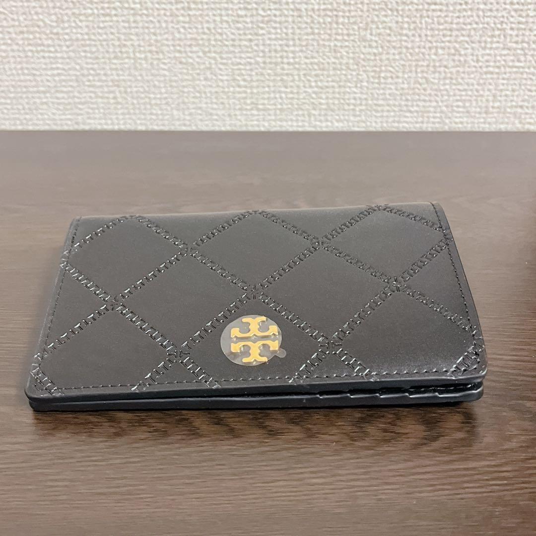 トリーバーチ　財布　ブラック　ゴールド　二つ折り財布　ミディアムウォレット