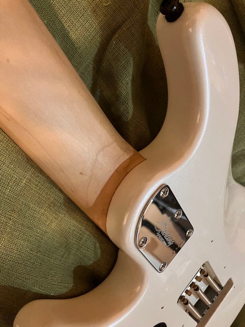 ギター Sterling by Musicman JP70D Peral White