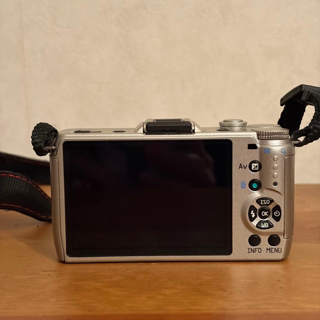 ペンタックス Q7 シルバー ダブルズームキット