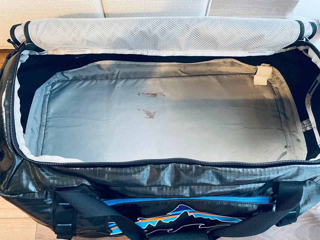 希少Patagonia ブラックホールダッフル Fitz Trout 55L