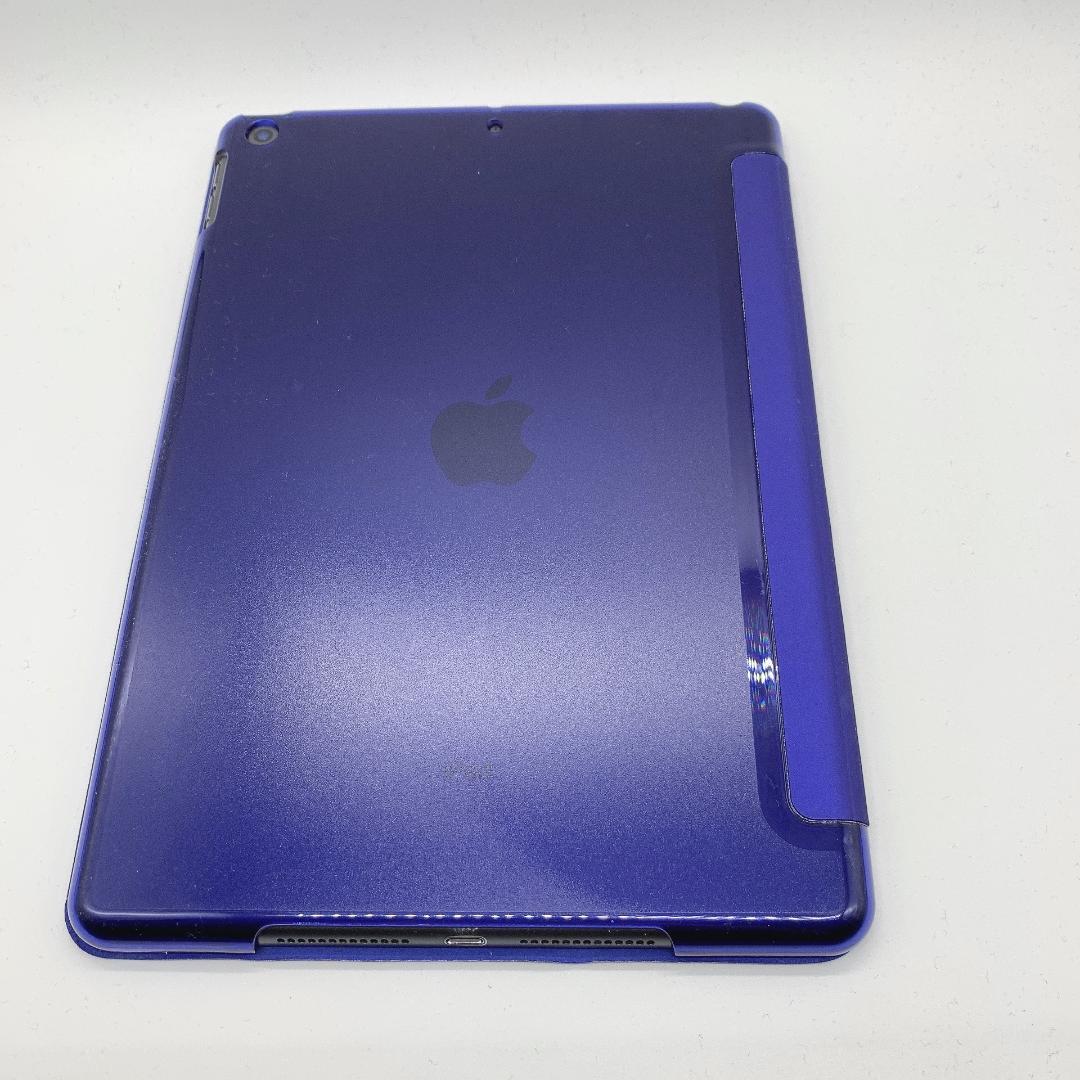 Apple iPad (第8世代) スペースグレー 本体
