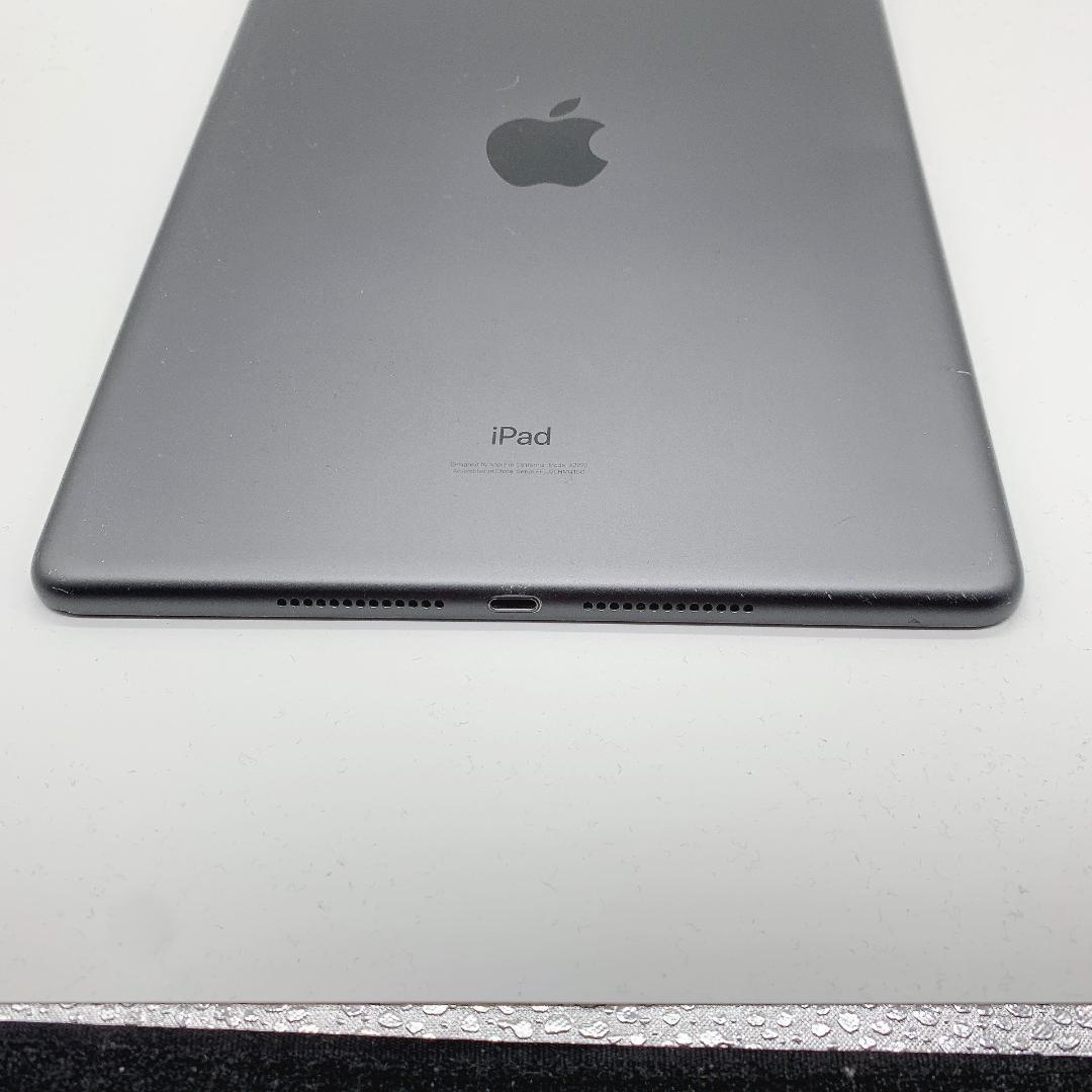 Apple iPad (第8世代) スペースグレー 本体