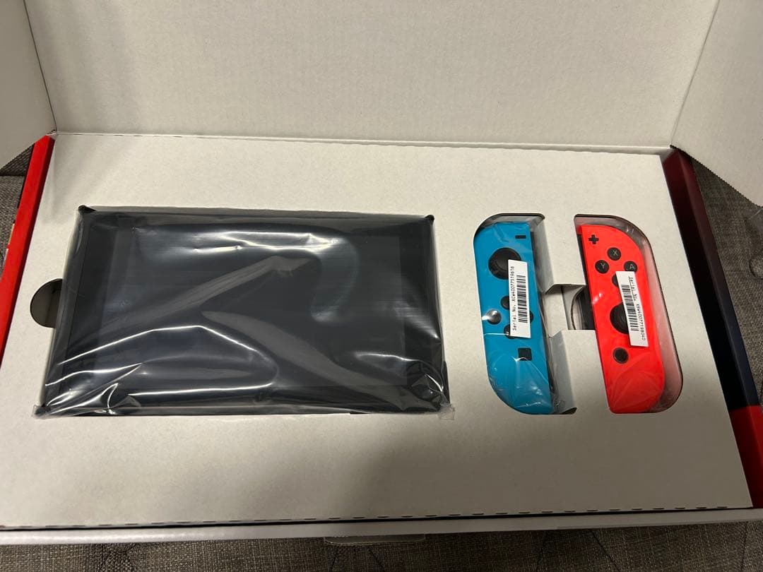 Nintendo Switch 本体 Joy-Conネオンブルー・ネオンレッド