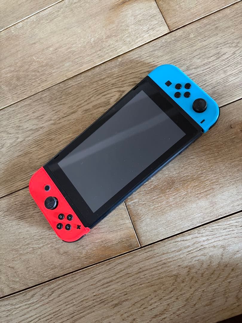 d*7様 任天堂Switch 本体一式 中古
