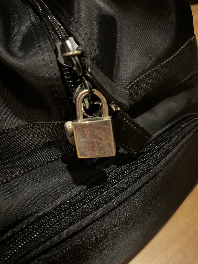 PRADA ブラックナイロンボストンバッグ