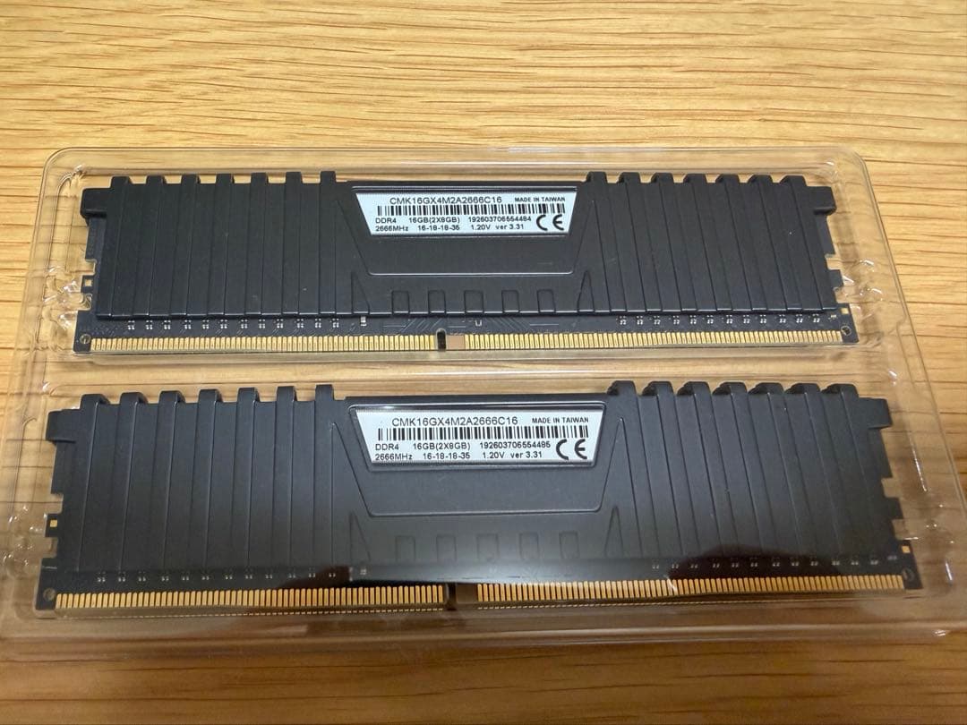 デスクトップPC用メモリ CORSAIR DDR4-2666MHz 8GB×2枚