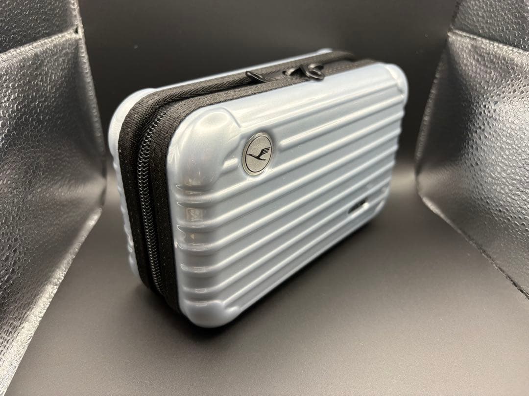 未使用　リモワ RIMOWA アメニティ　ルフトハンザ航空　 ファーストクラス