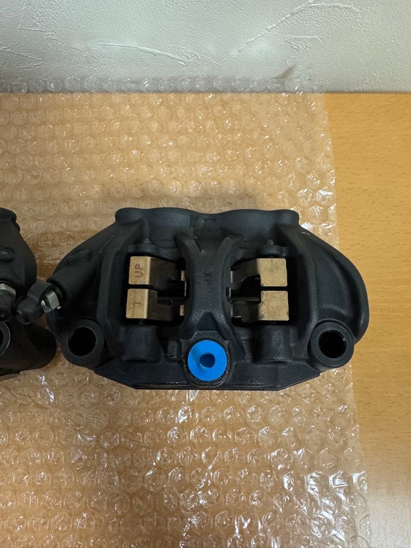 Z900RS CAFE 純正フロントキャリパー　パット付　2025