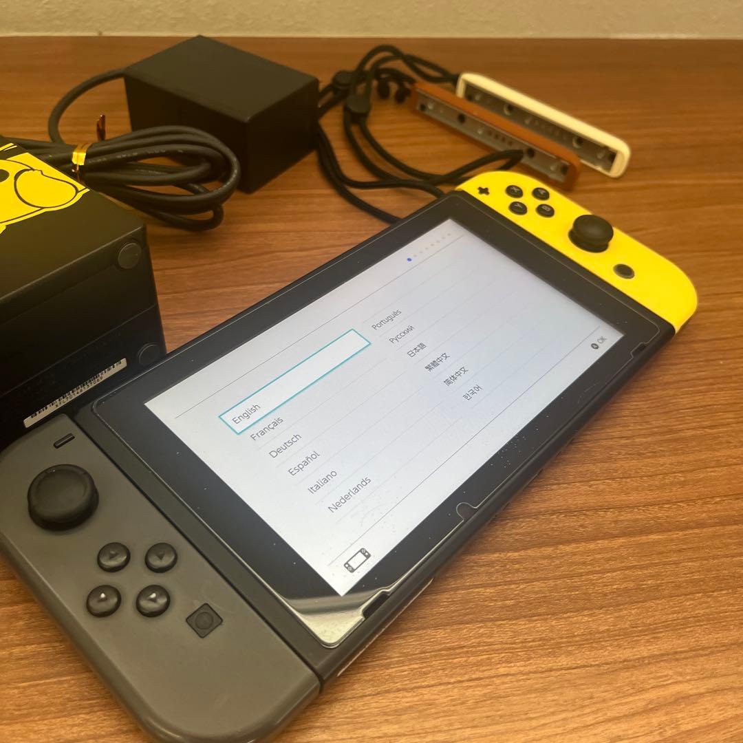 ピカチュウデザイン Nintendo Switch 一部付属品付 HDMIなし