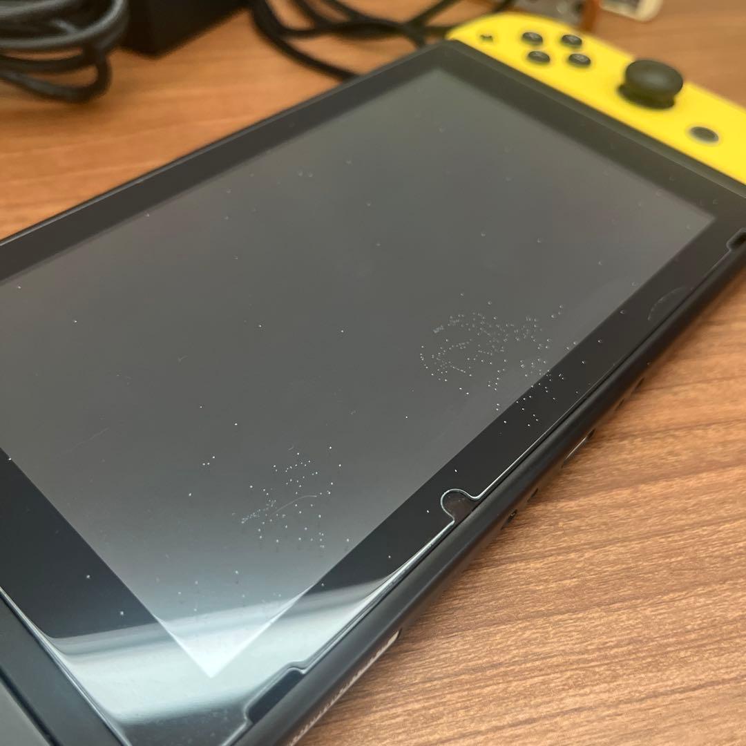 ピカチュウデザイン Nintendo Switch 一部付属品付 HDMIなし