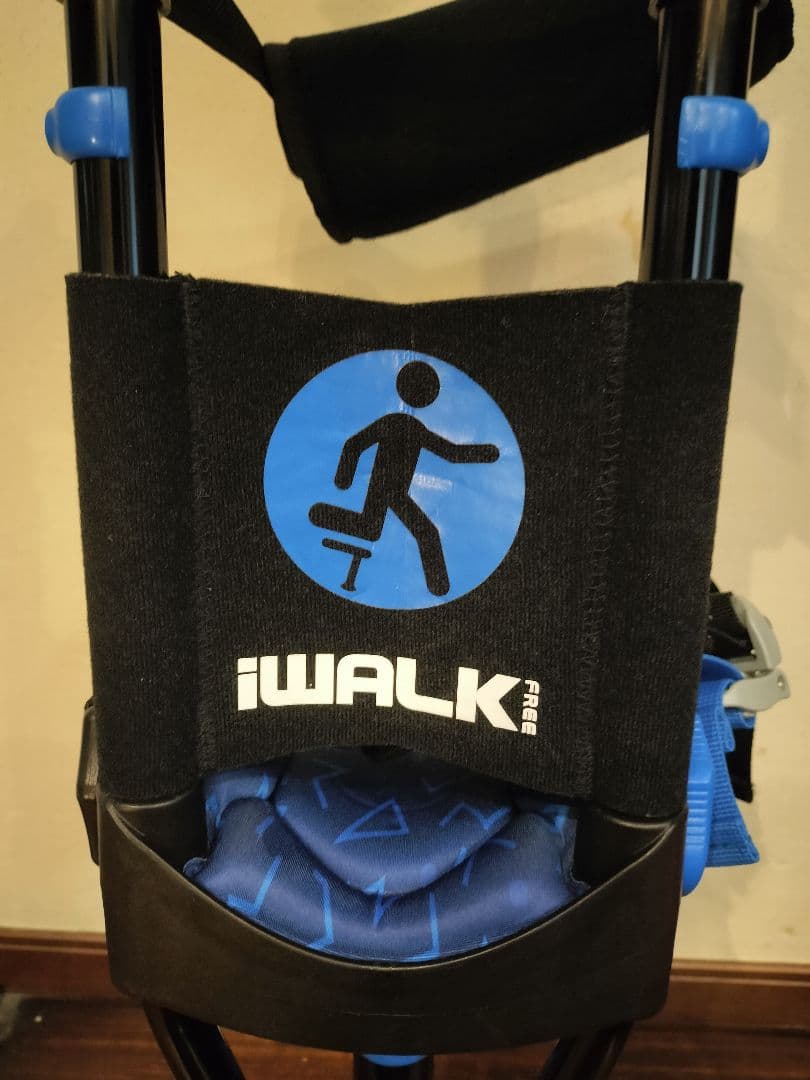 iWALK Free 3.0松葉杖 黒/青