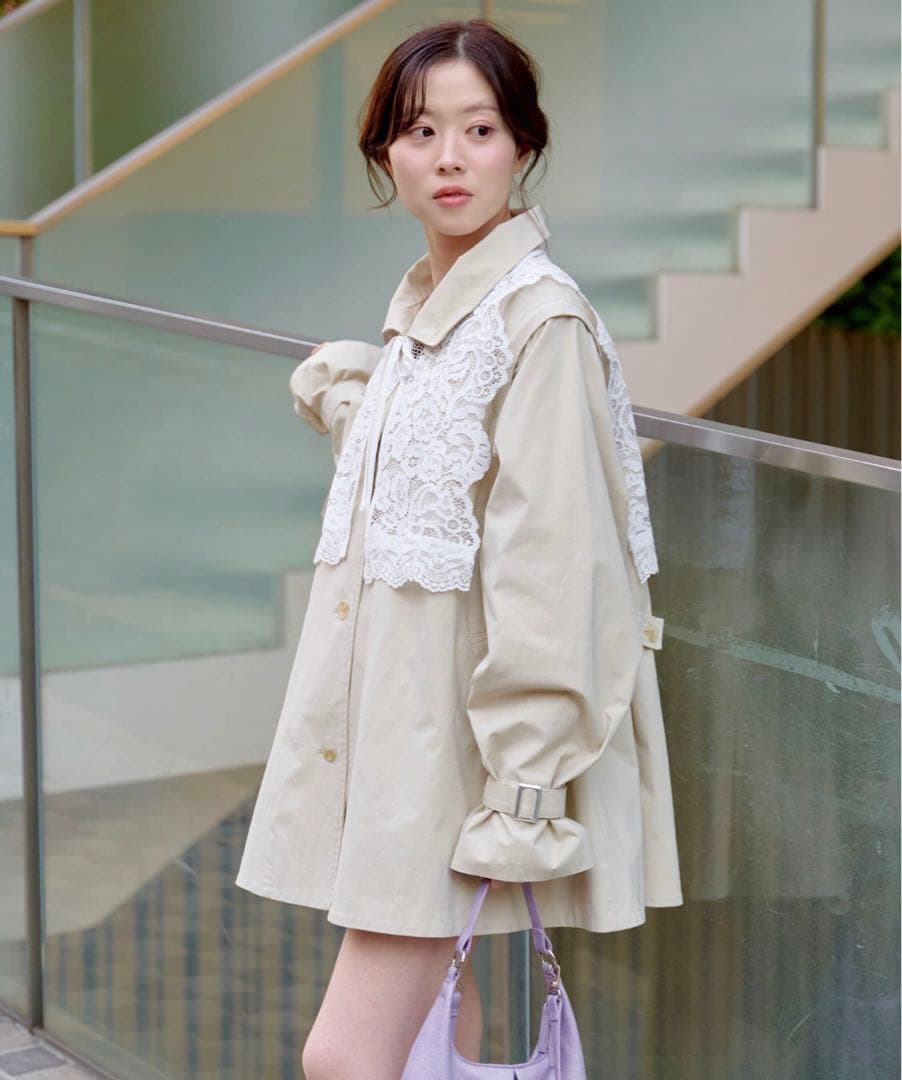 未使用 カスタネ レース付きフレアトレンチコート アイボリー