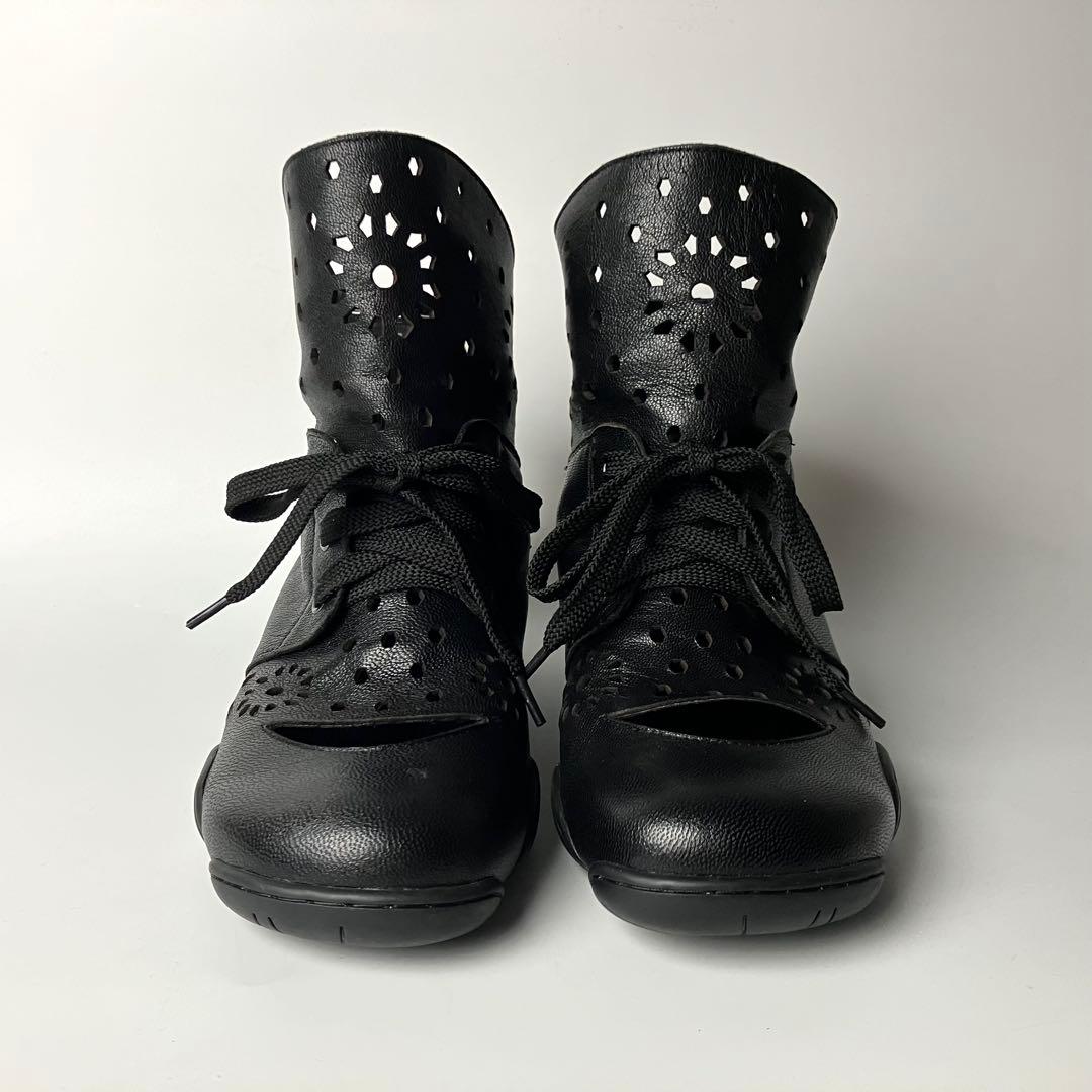 【未使用】SENSO UNICO t.b カットワーク　ショートブーツ　花柄　黒