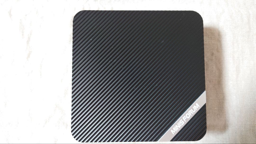 MINIS FORUM UM560　16GB/SSD 512GB