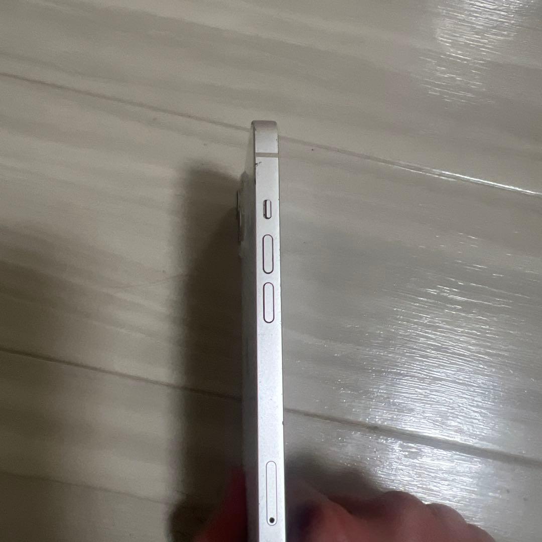 Apple iPhone 13 ホワイト