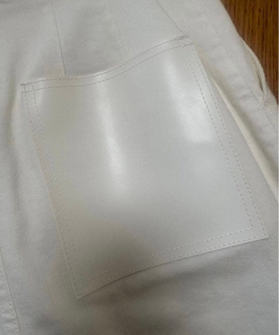【極美品】BEIGE ベイジPONS　スリットデニムスカート　ホワイト