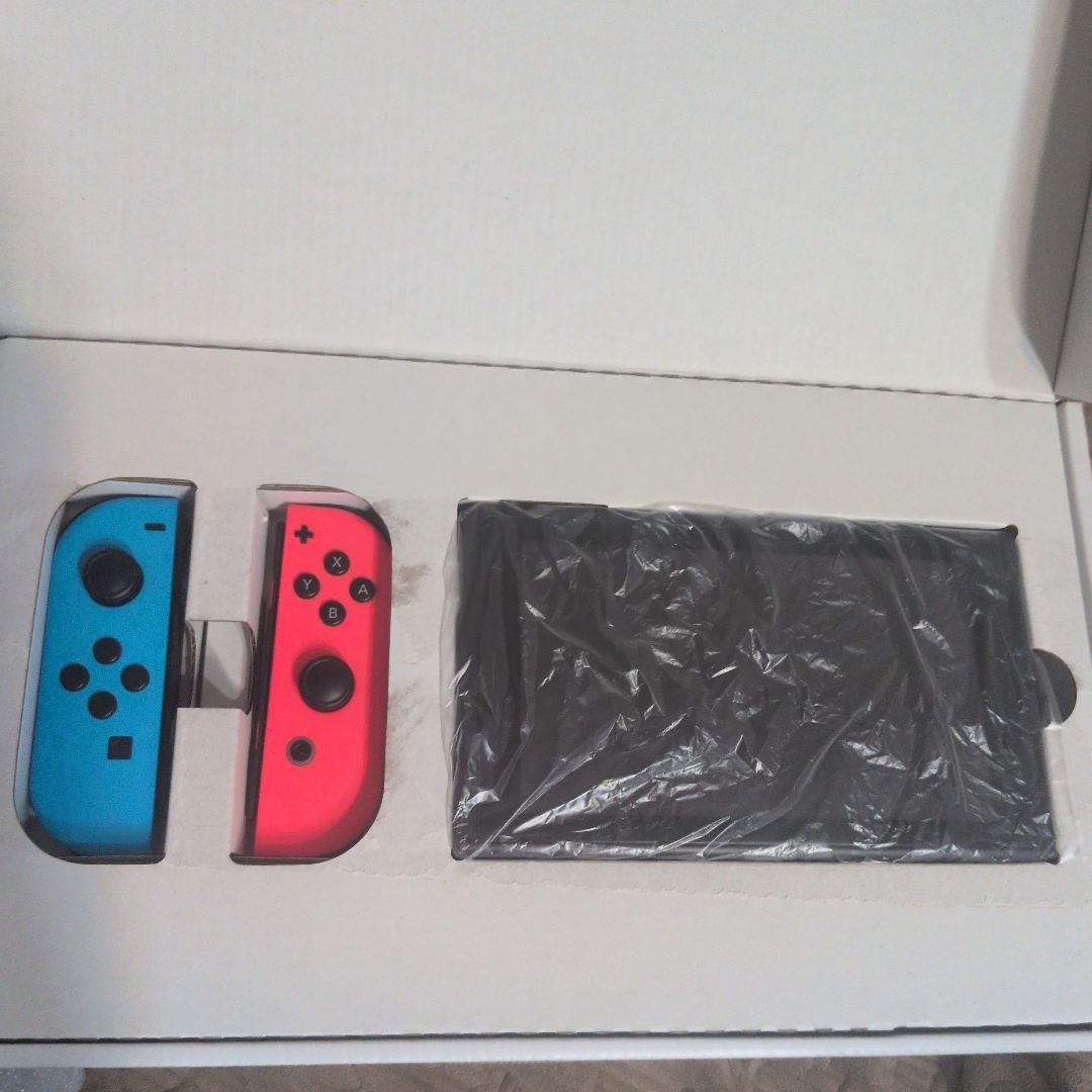 s*t様 Nintendo Switch 本体 青/赤 Joy-Con付き