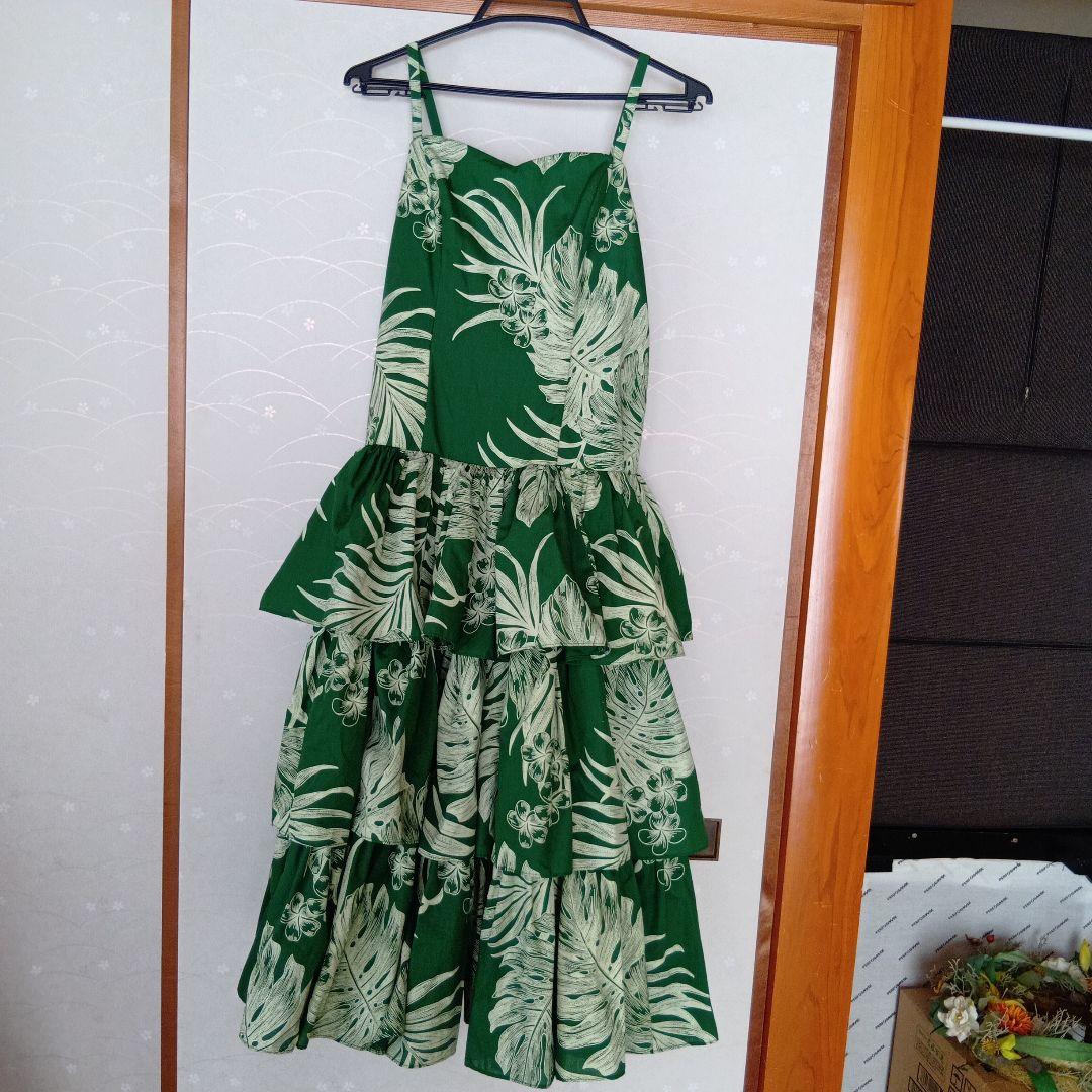 CC Fashions グリーン葉柄フリルワンピース　　フラダンスドレス