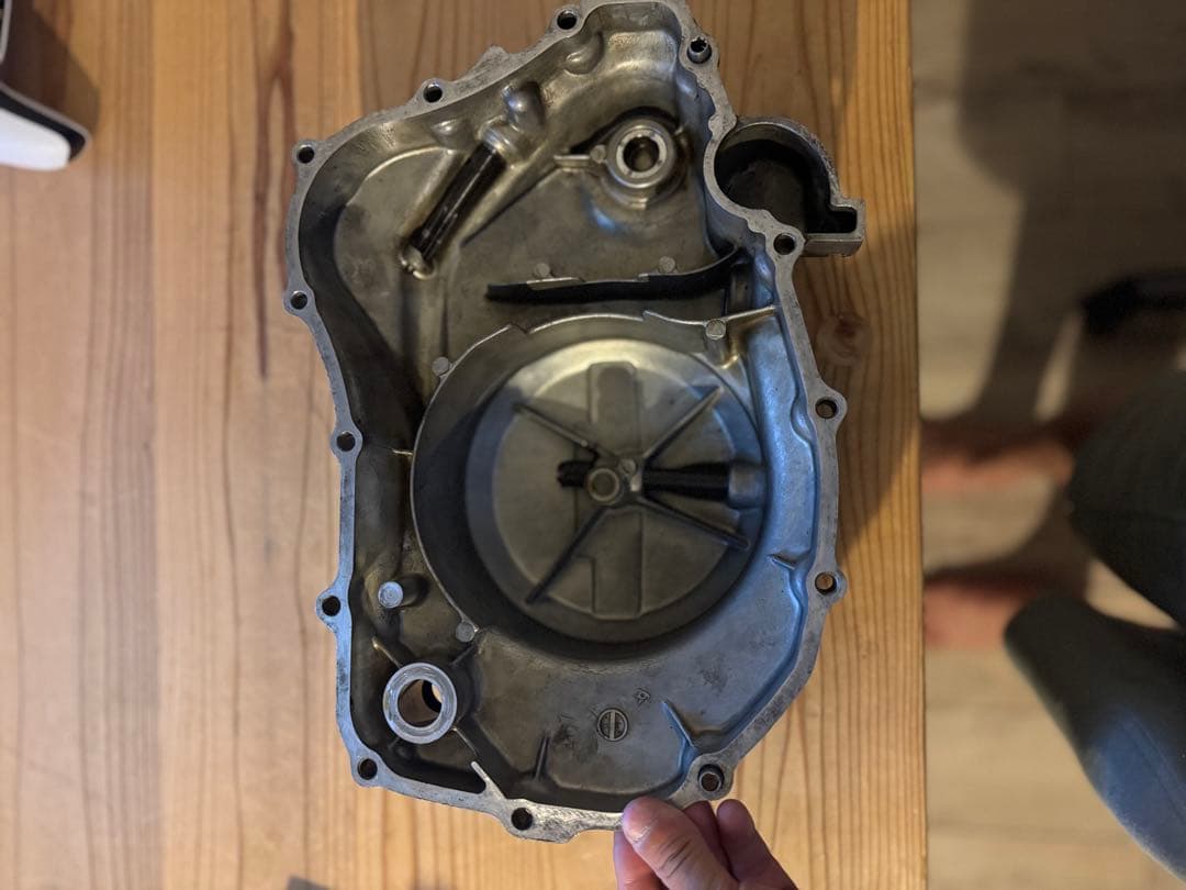 HONDA CB250T/CB400T クラッチカバー