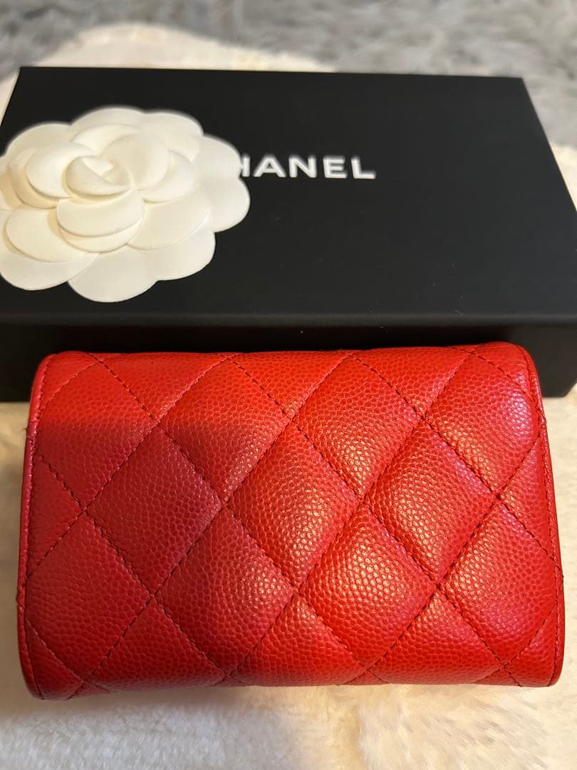 CHANEL 二つ折り財布 レッド