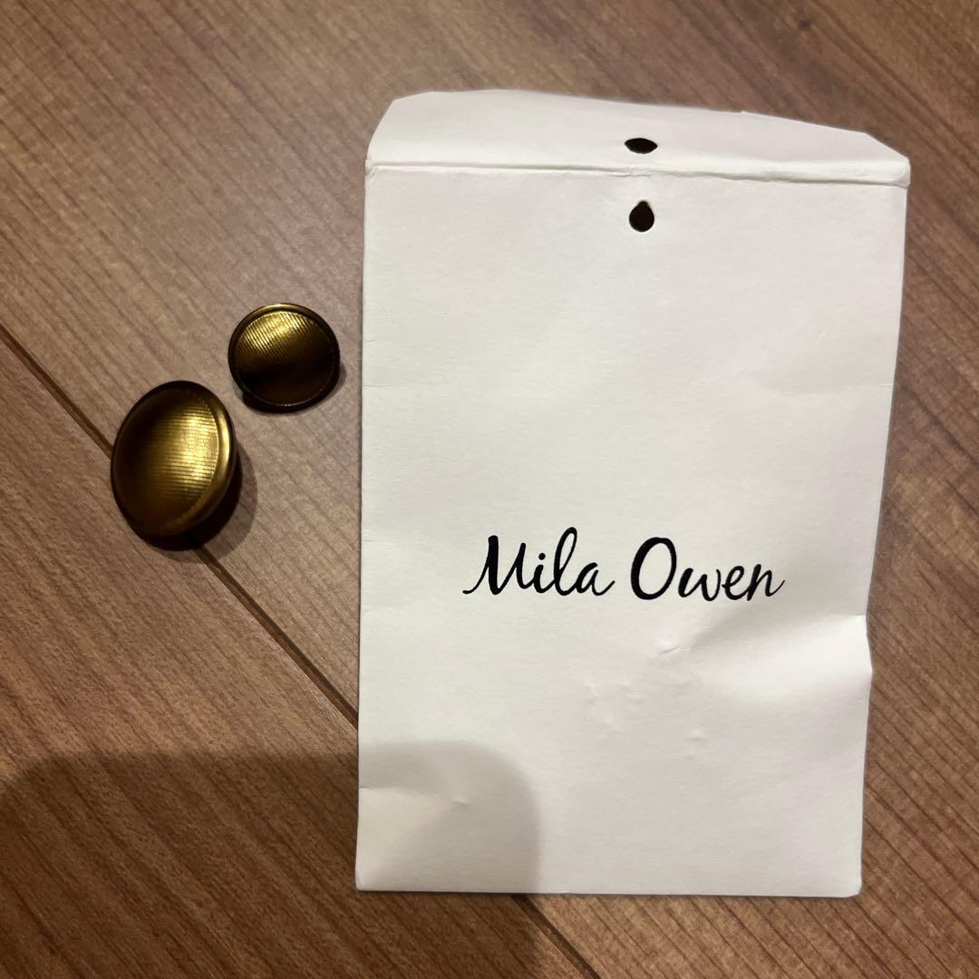 【美品】MilaOwen 金釦ダブルブレストブレザー　黒1