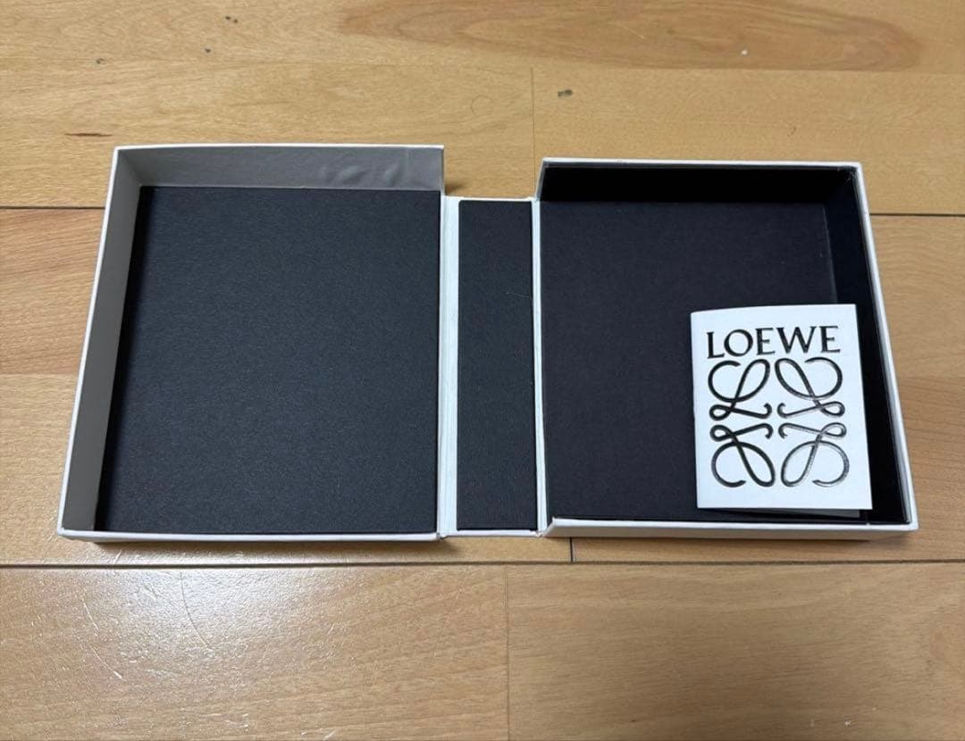 【箱付き】　ロエベ　LOEWE 二つ折り財布　トライフォールド