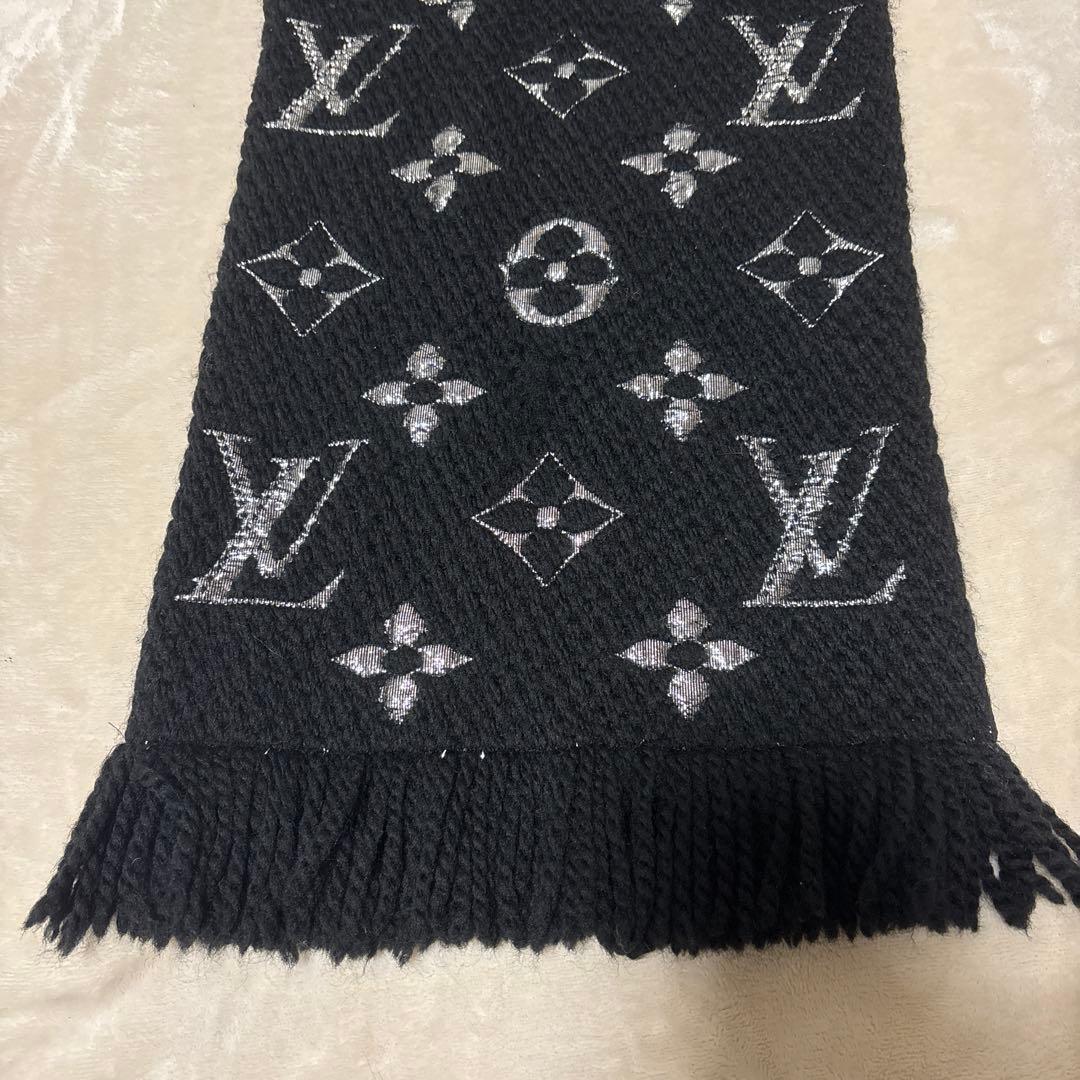 LOUIS VUITTON エシャルプ・ロゴマニア シャインM75833