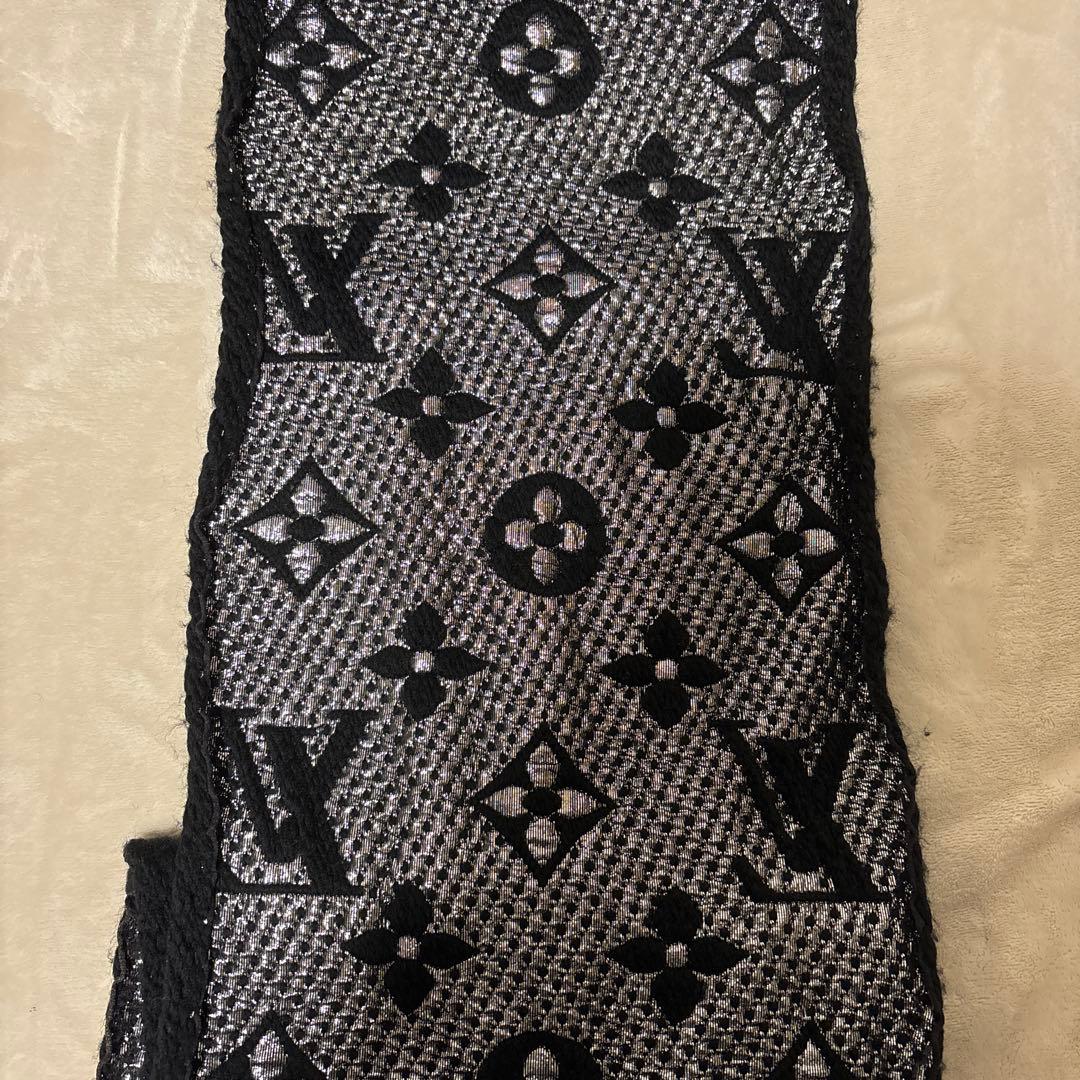 LOUIS VUITTON エシャルプ・ロゴマニア シャインM75833