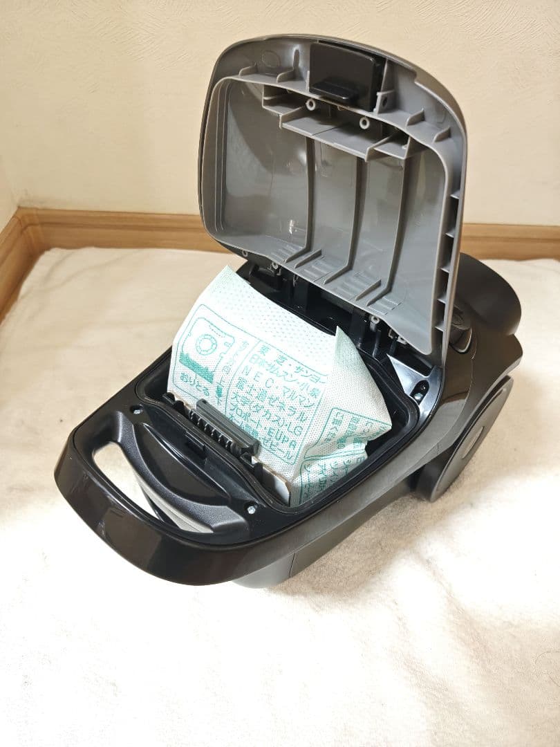 東芝紙パック式掃除機VC‐PM7A(H) なんと1年未満の品　エアーヘッド