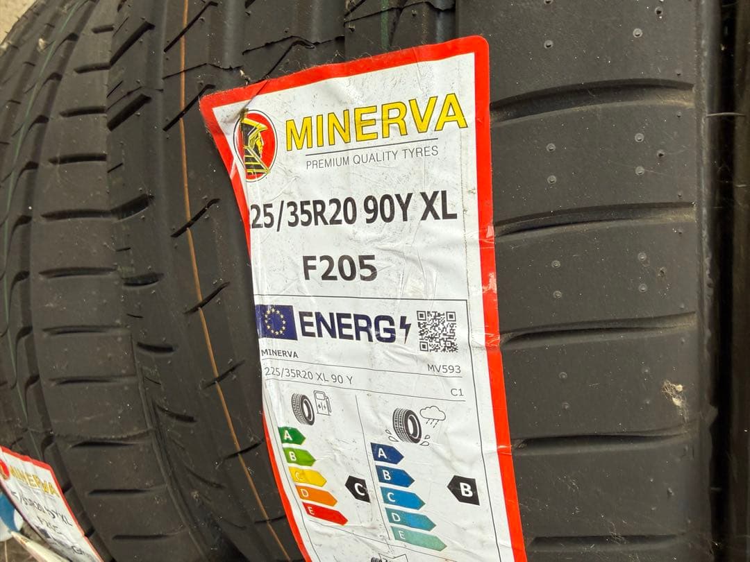 225/35R20 2本セット　ミネルバ　①