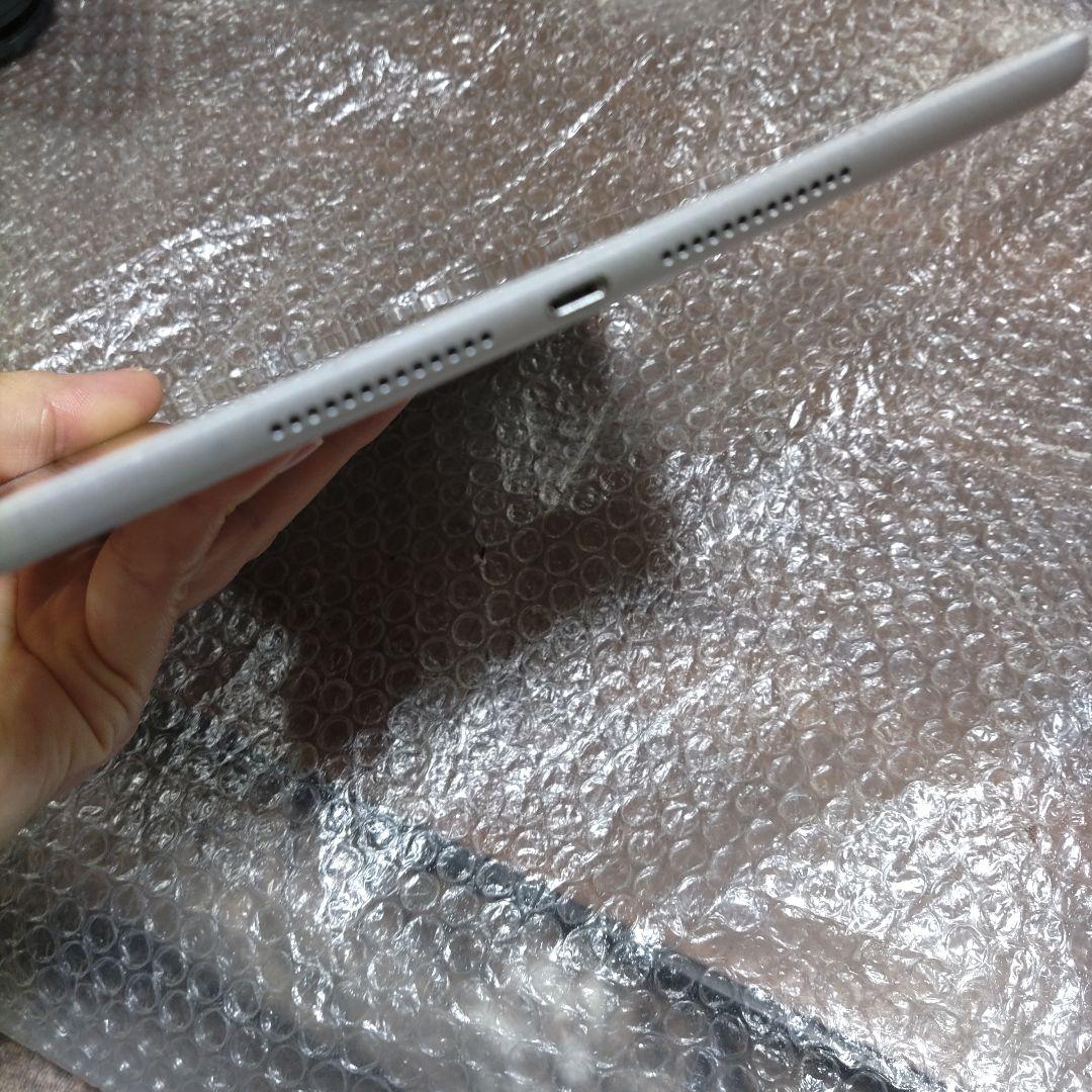 iPad 第7世代 MW752J/A 一部割れあり　管理ナンバー1802