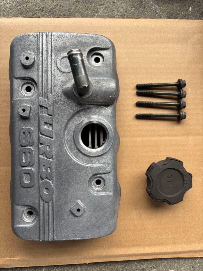 ジムニーJA11 F6A ヘッドカバー タペットカバー 中古