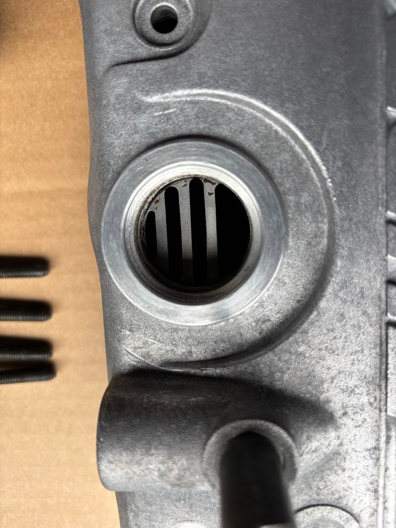 ジムニーJA11 F6A ヘッドカバー タペットカバー 中古