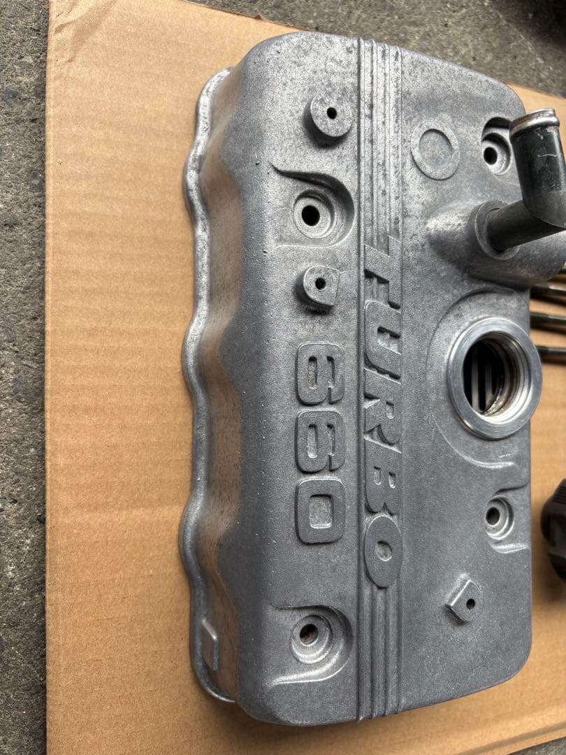 ジムニーJA11 F6A ヘッドカバー タペットカバー 中古