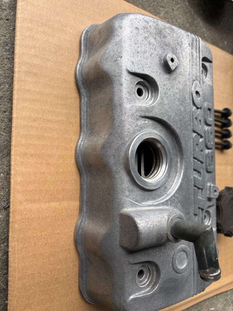ジムニーJA11 F6A ヘッドカバー タペットカバー 中古