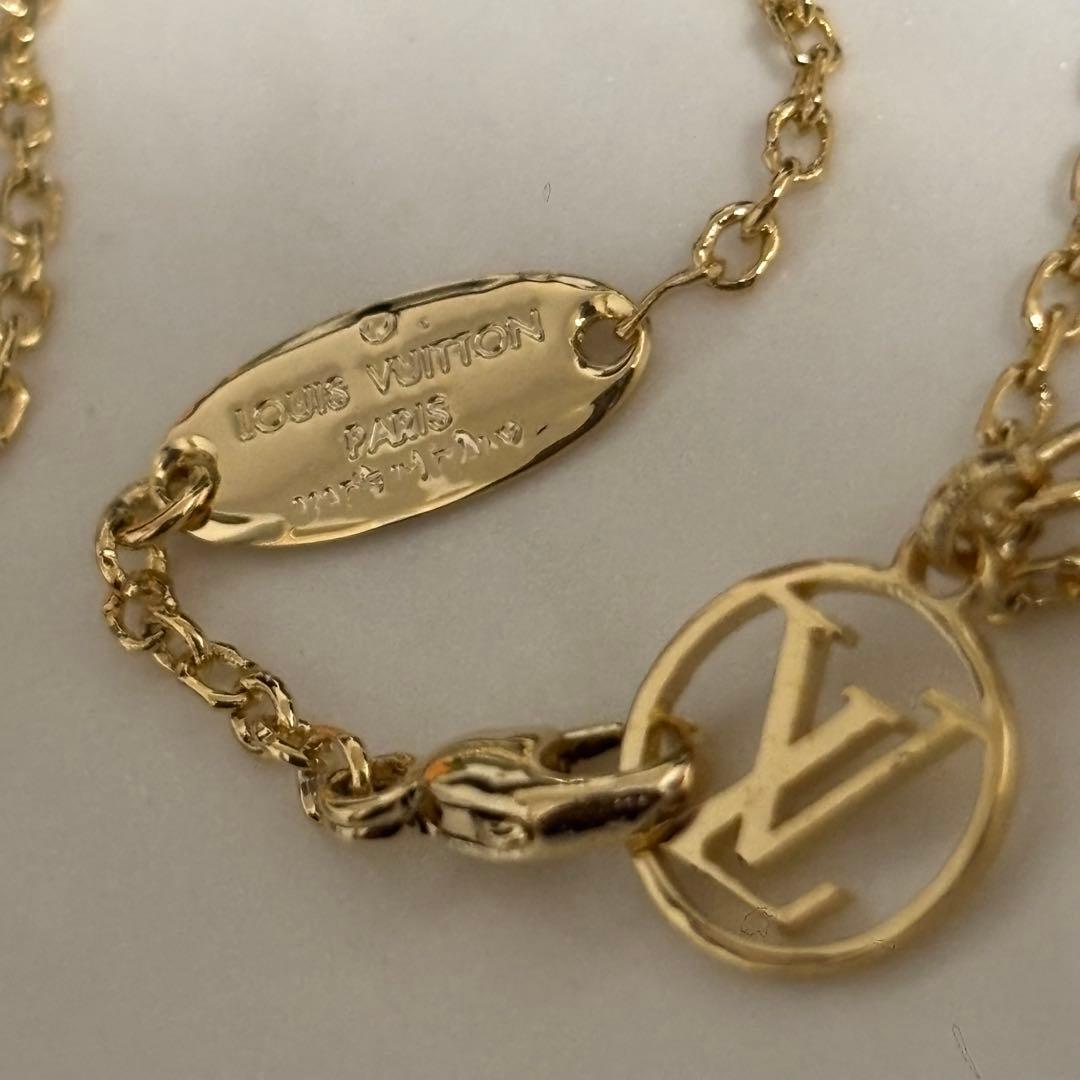 LOUIS VUITTON エッセンシャル　Vネックレス ゴールド　極美品